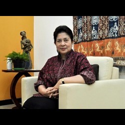 Prof. Dr. dr. Nila Djuwita F. Mo 